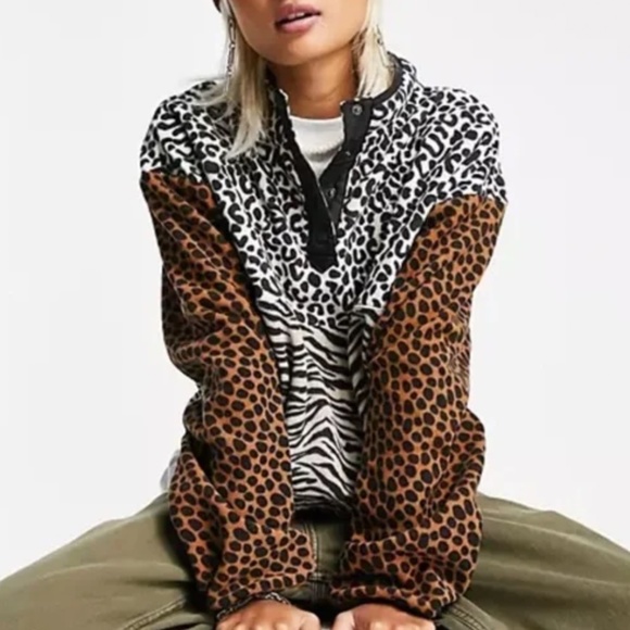 VANS: M Animal Print Patchwork Fleece Pullover Sweater - Picture 3 of 7